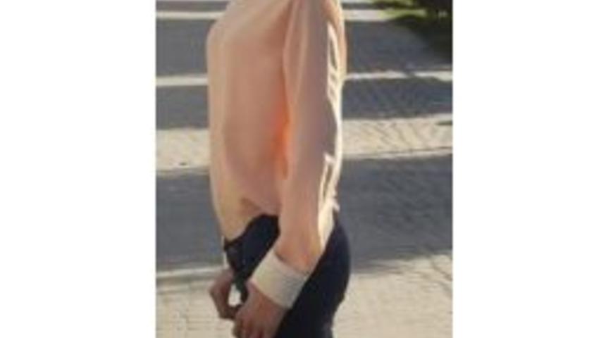 14 Yaşındaki İki Kız El Ele &Ouml;l&uuml;me Atladı