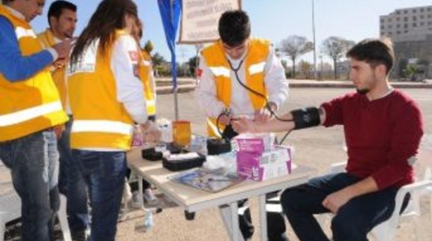 &Ouml;ğrenci Topluluklarından &Ccedil;ifte Etkinlik