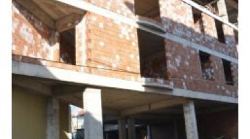 İnşaatın 4'&uuml;nc&uuml; Katından D&uuml;şen İş&ccedil;i &Ouml;ld&uuml;