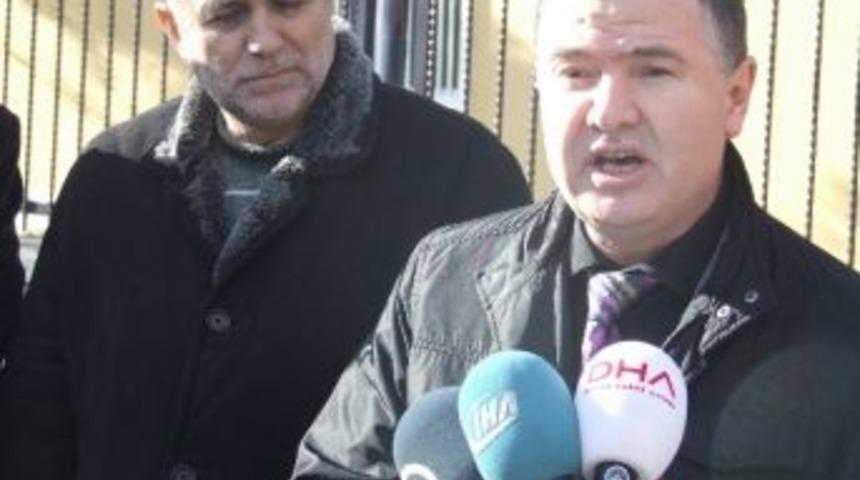 Sakaryalı Gazeteciler Emniyet &Ouml;n&uuml;nde Kalem Bıraktı