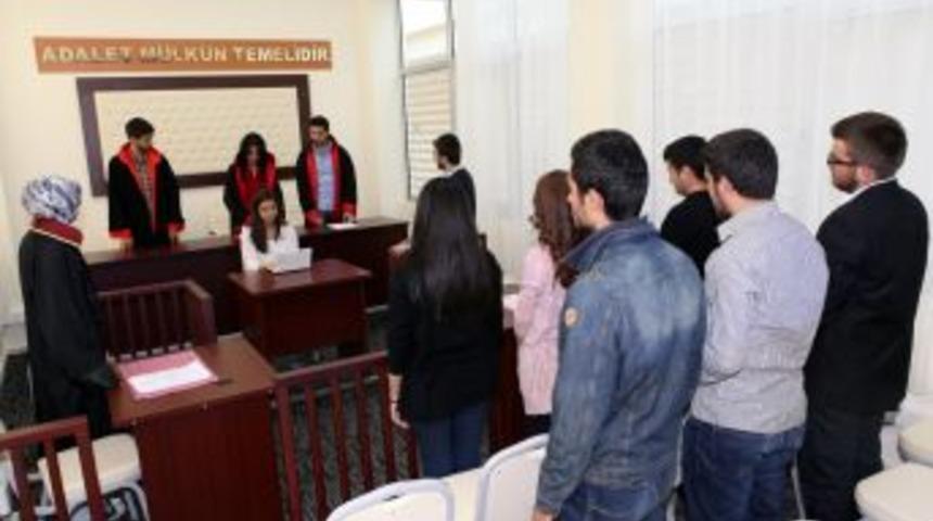 &Ccedil;&Uuml; Hukuk Fak&uuml;ltesi&rsquo;nde &lsquo;kurgusal Duruşma Salonu&rsquo; A&ccedil;ıldı