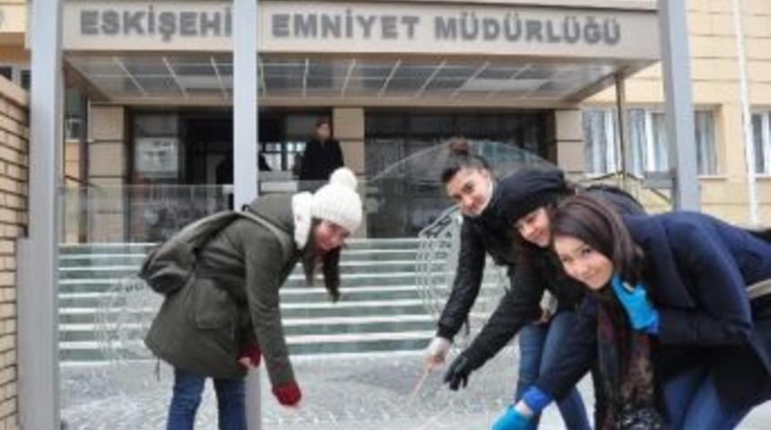 Eskişehirli Gazeteciler Kalem Bıraktı