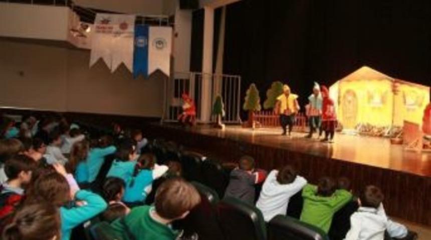 &Ccedil;ocuklara Her Hafta Tiyatro Keyfi