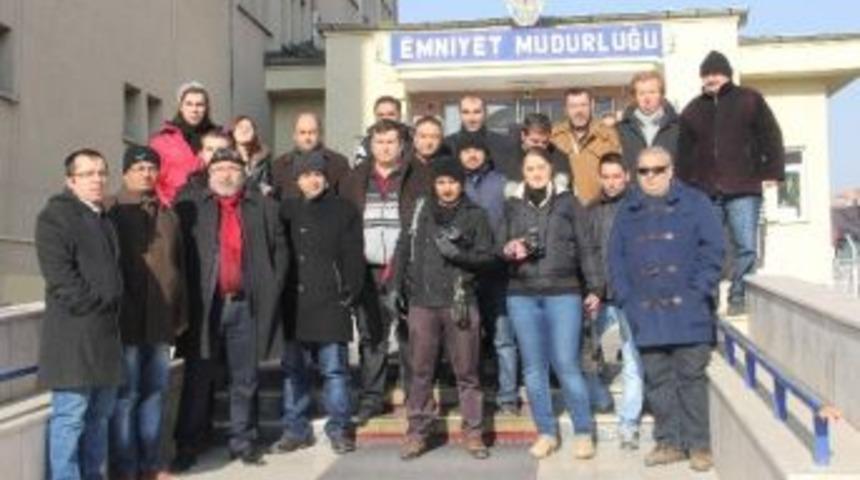 Gazeteciler&rsquo;den Kalemli Protesto