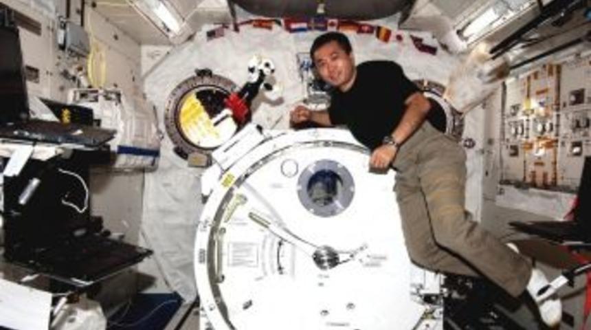 Toyota&rsquo;nın Robotu Kirobo Uzayda İnsanla Konuşan İlk Robot Oldu