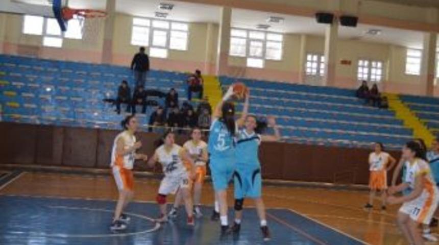 Liseli Gen&ccedil;ler Potada Buluştu