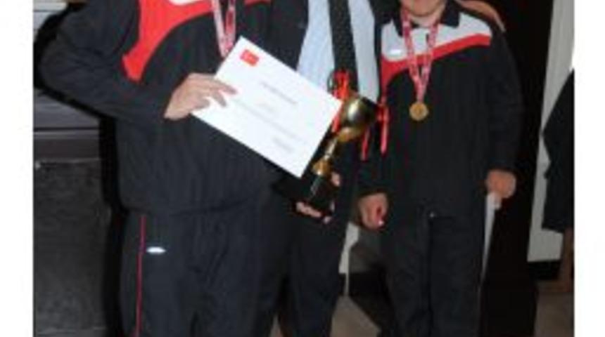 Şampiyonada Birinci Gelen &Ouml;ğrenciler &Ccedil;eyrek Altına &Ouml;d&uuml;llendirildi