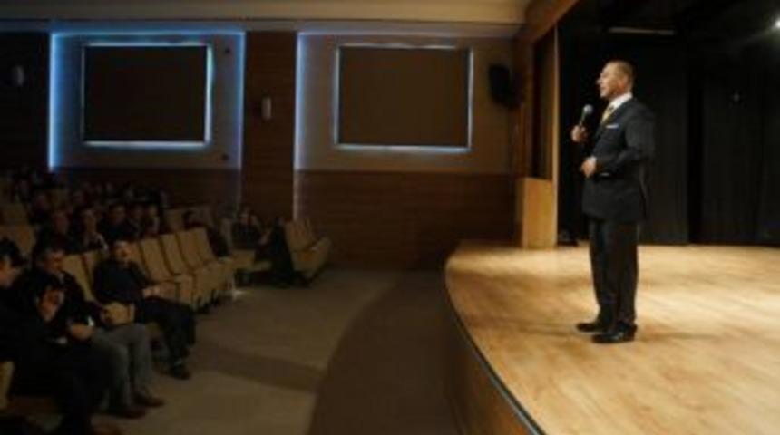 Ana Baba Okulunda Prof. Dr. Abacı Velilere Konuştu