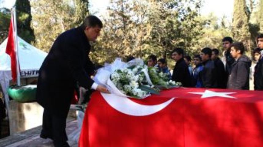 Şehitkamil Ve &Ouml;zdemir Bey Anıldı