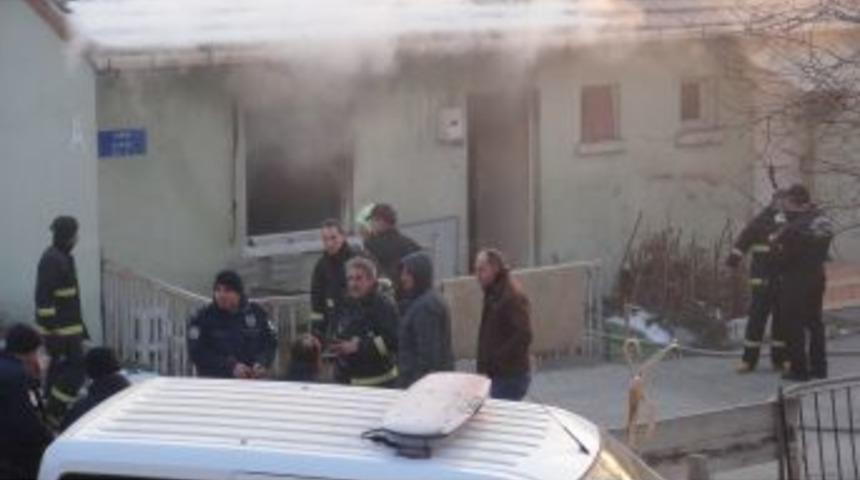 Okuldaki Yangının Zamanında Fark Edilmesi Faciayı &Ouml;nledi