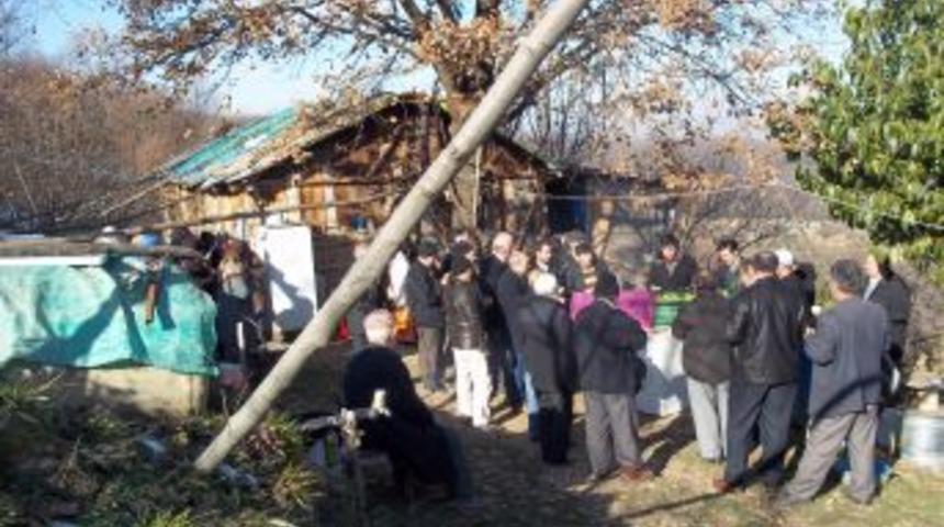 Askeri Aracın &Ccedil;arptığı 16 Yaşındaki &Ouml;znur, Toprağa Verildi