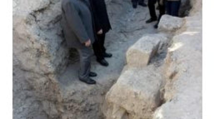 Sultan Sel&ccedil;uk T&uuml;rbesi G&uuml;n Y&uuml;z&uuml;ne &Ccedil;ıkacak