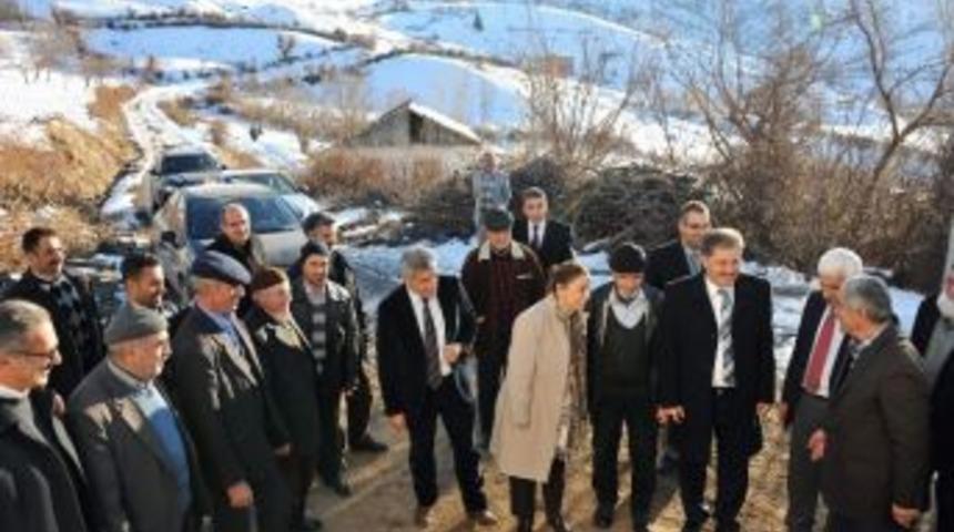 Milletvekili &Ccedil;alık Ve Belediye Başkanı &Ccedil;akır, K&ouml;ylerde Sorun Dinledi