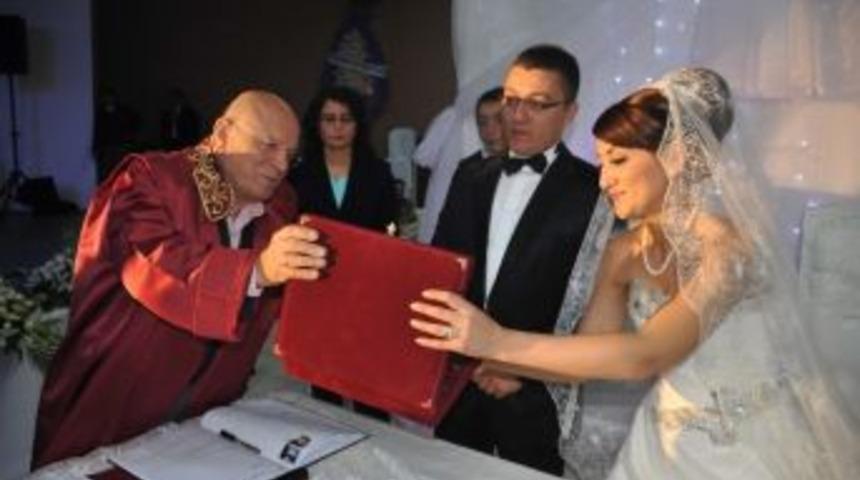 Karaman'da 2013 Yılında Bin 271 &Ccedil;ift Evlendi