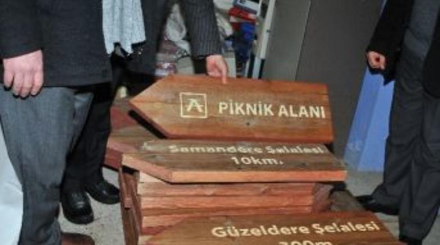 D&uuml;zce&rsquo;de Orman İ&ccedil;i Y&ouml;n Levhaları Gecede Okunacak