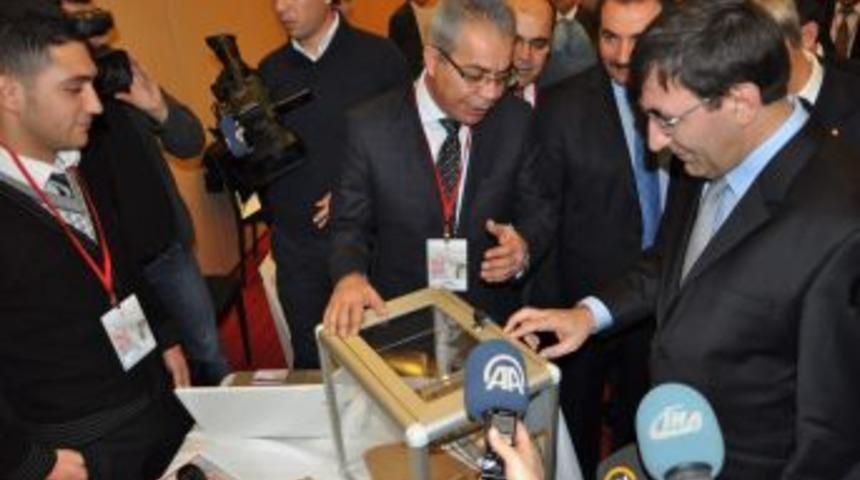 Şaibeye Karşı GPS Ile Izlenen 'elektronik Se&ccedil;im Sandığı' &Uuml;retti