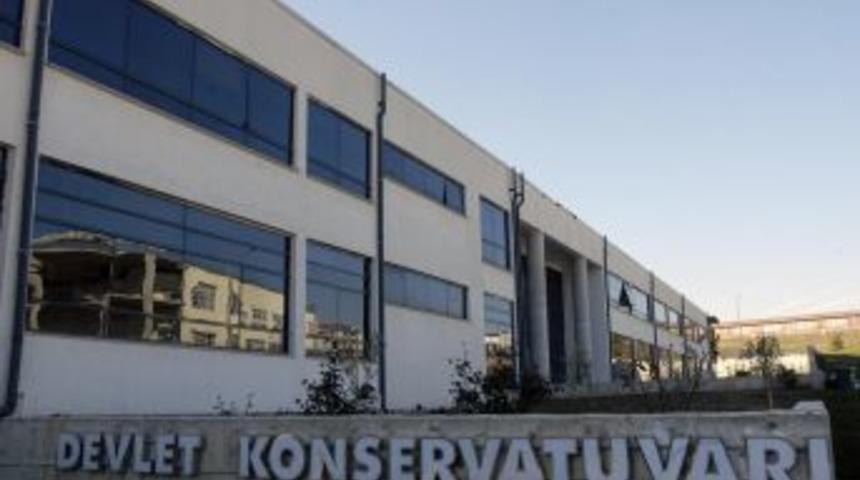 &Uuml;niversiteye Modern Konservatuvar Binası