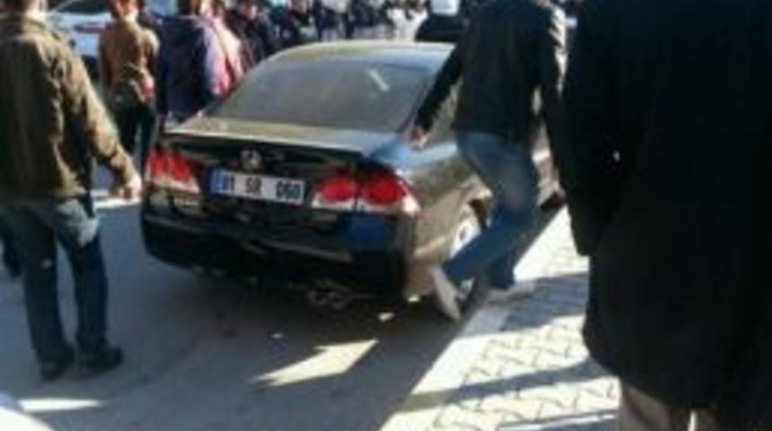 &Ccedil;&uuml;'de Karşıt G&ouml;r&uuml;şl&uuml; &Ouml;ğrenci Kavgası