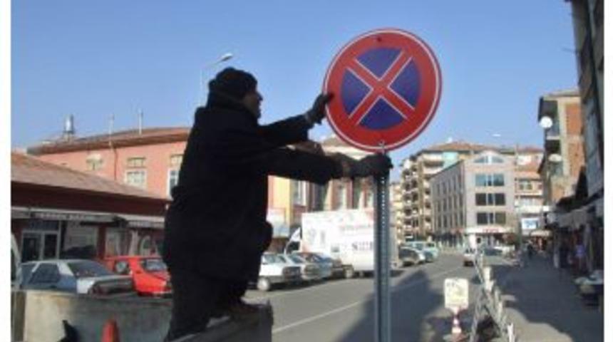 Yerk&ouml;y&rsquo;de Trafik Işaret Levha Yenileme &Ccedil;alışmaları Başladı