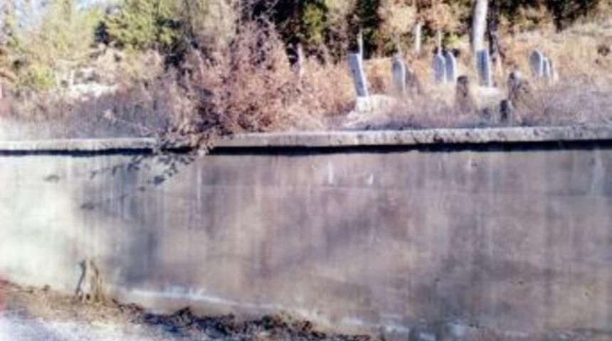 &Ccedil;atak K&ouml;y&uuml;ne Mezarlık &Ccedil;evre Duvarı Yapımı