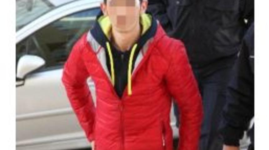 Bıçakla Bir Kişiyi Yaralayan Genç Yakalandı