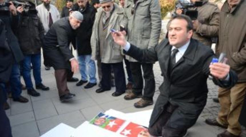 Yolsuzluk Protestosu Yapan Şefkatder Genel Başkanı Saldırıya Uğradı