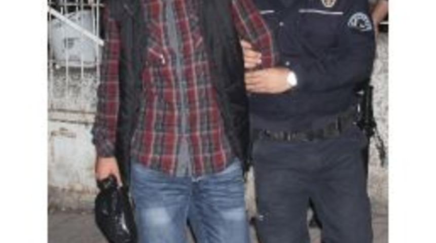 &Ccedil;&uuml;'de &Ouml;ğrenci Kavgası