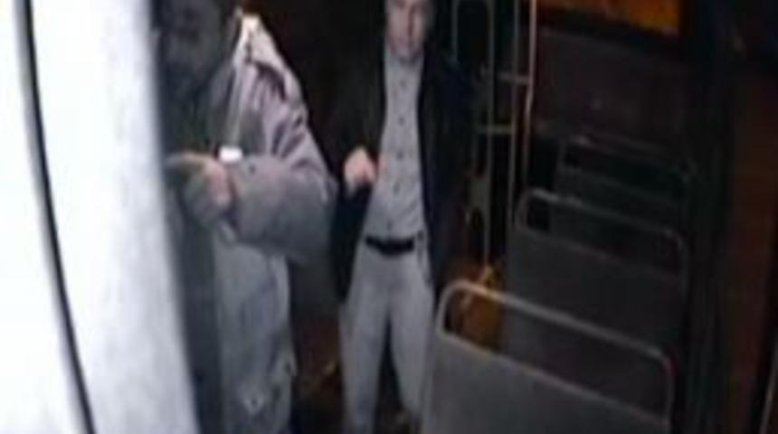 Seyir Halindeki Otob&uuml;se Mermi Isabet Etti