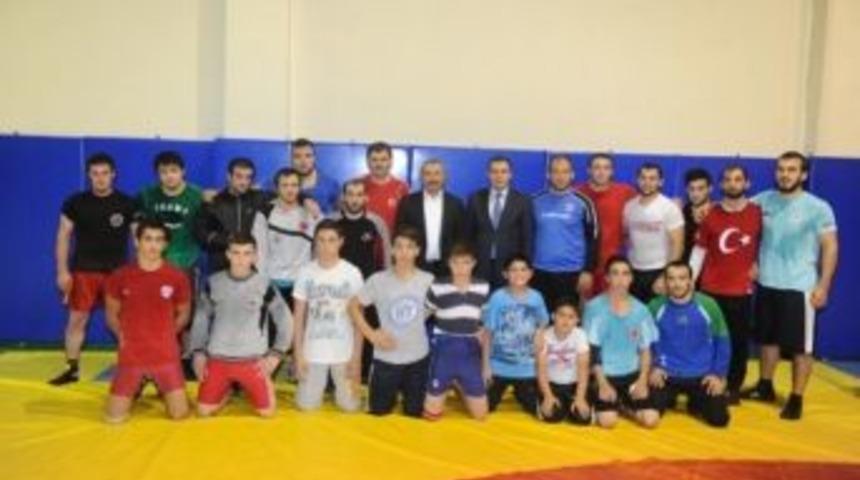 Sancaktepeli D&ouml;rt G&uuml;reş&ccedil;i Milli Takım Kampına Davet Edildi