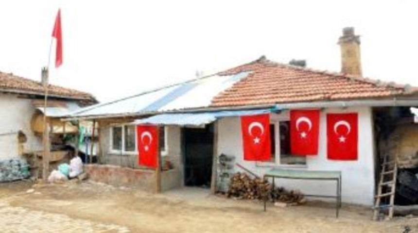 Uşak Şehidine Son G&ouml;revini Yaptı