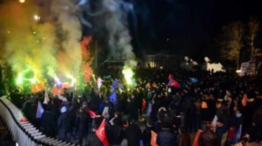 Ankara Esenboğa Havaalanı'nda Trafik Kilitlendi