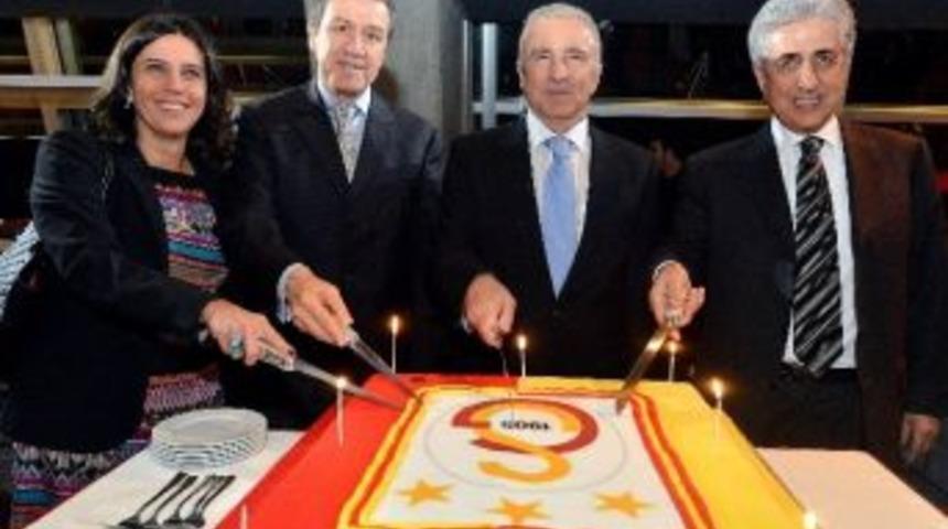 Galatasaray'da Yılbaşı Kutlaması