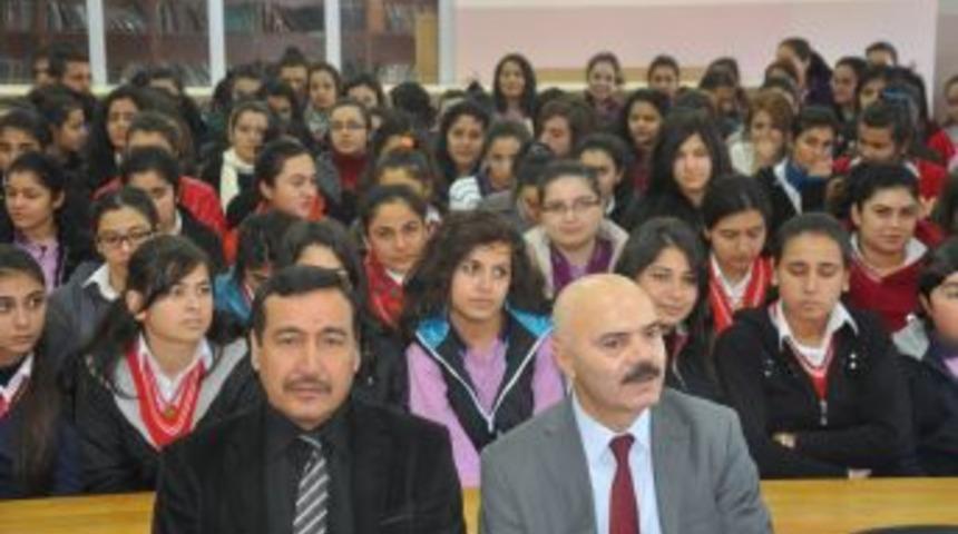 Kaymakam Çakmak, Lise Öğrencilerine Tecrübelerini Anlattı