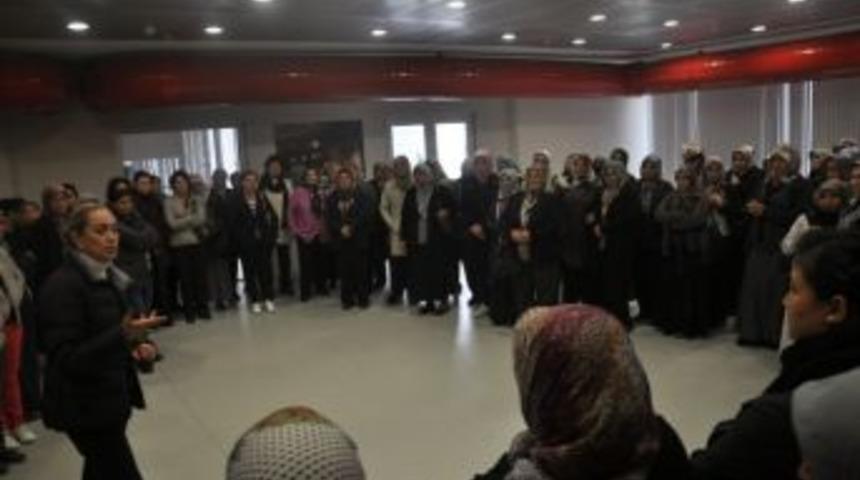 Sarıg&ouml;ll&uuml; Kadınlar Manisa&rsquo;yı Gezdi