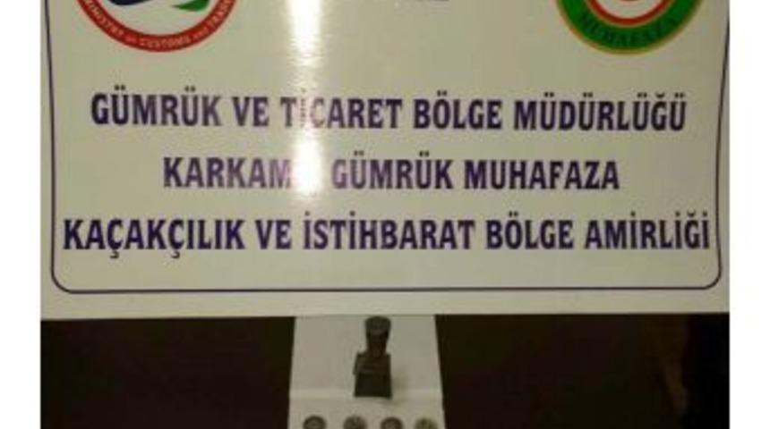 Suriyeli Bayanın &Ccedil;antasından Tarihi Eser &Ccedil;ıktı