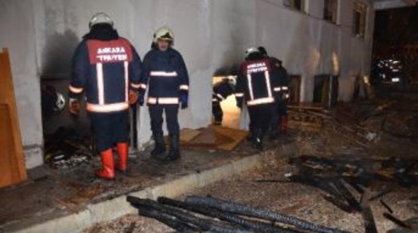 Ankara'da Bir Apartmanda &Ccedil;ıkan Yangın Korkuttu