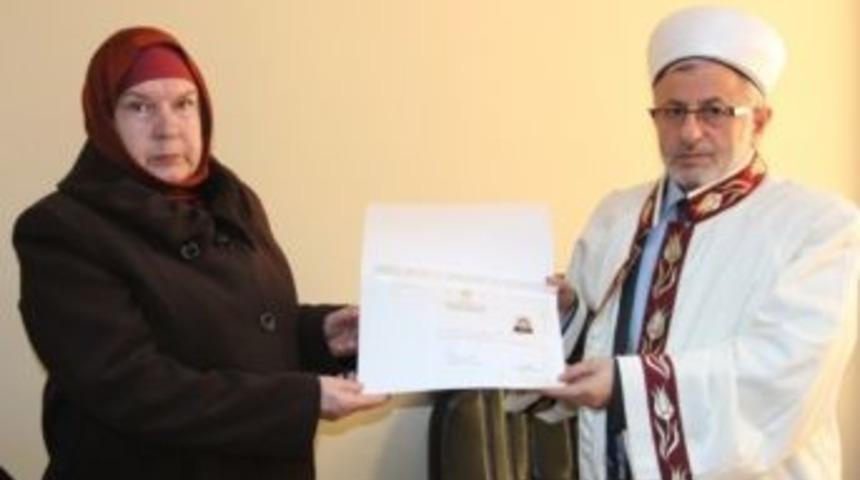 Sakarya M&uuml;ft&uuml;l&uuml;ğ&uuml;'nde Duygulandıran İhtida Merasimi&rlm;