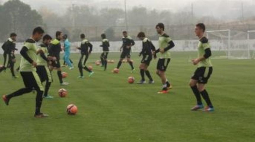 Tekden Denizlispor Evinde G&uuml;lmek İstiyor