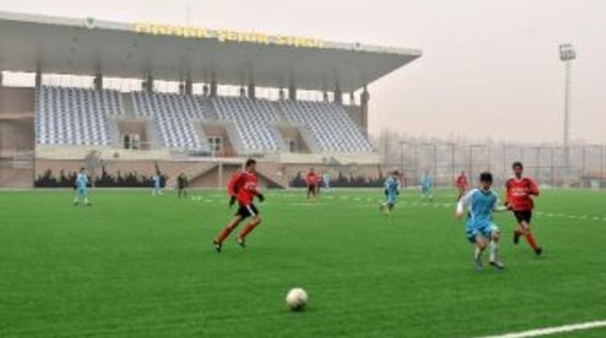 Mamak Şehir Stadında İlk Karşılaşma