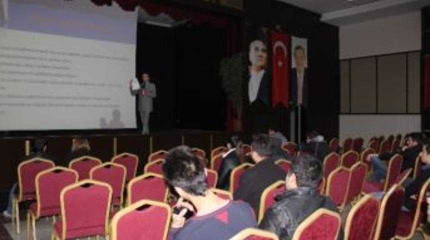 &Ouml;ğrencilerin &Ouml;n&uuml;ndeki Engel: '&ouml;nyargı'