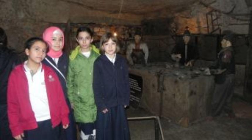 &Ouml;ğrenciler, Antep Savunması'nı Yerinde &Ouml;ğrendi