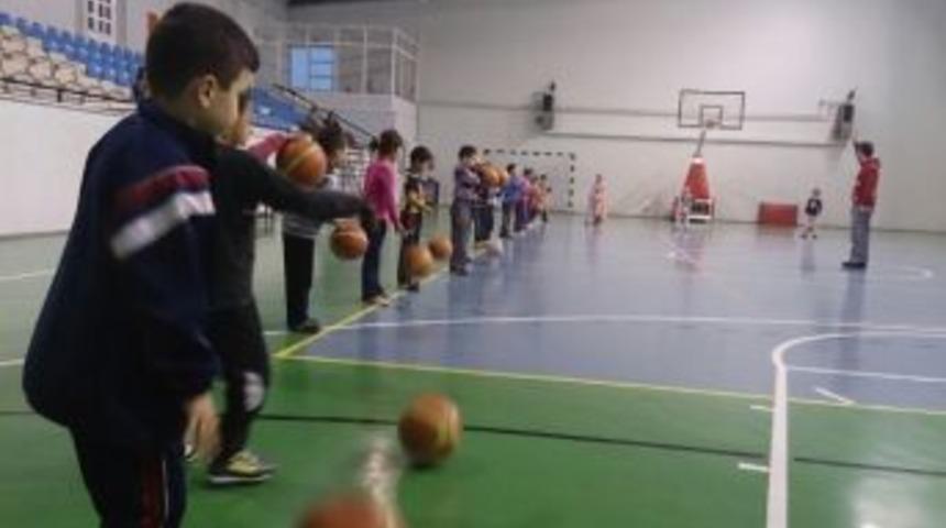 &Ccedil;ilimli&rsquo;de Basketbolun Alt Yapısı Kuruluyor