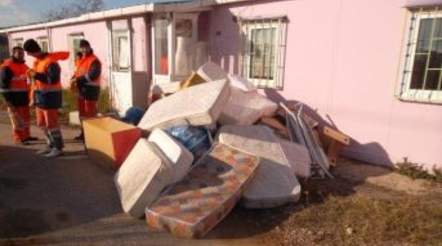 İzmit'te G&ouml;rsel Kirliliğe Ge&ccedil;it Yok