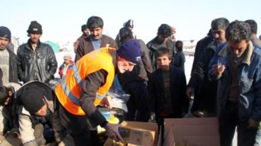 Çadırda Donma Tahlikesi Yaşayan 60 Suriyeli Aileye Yardım Eli Uzandı