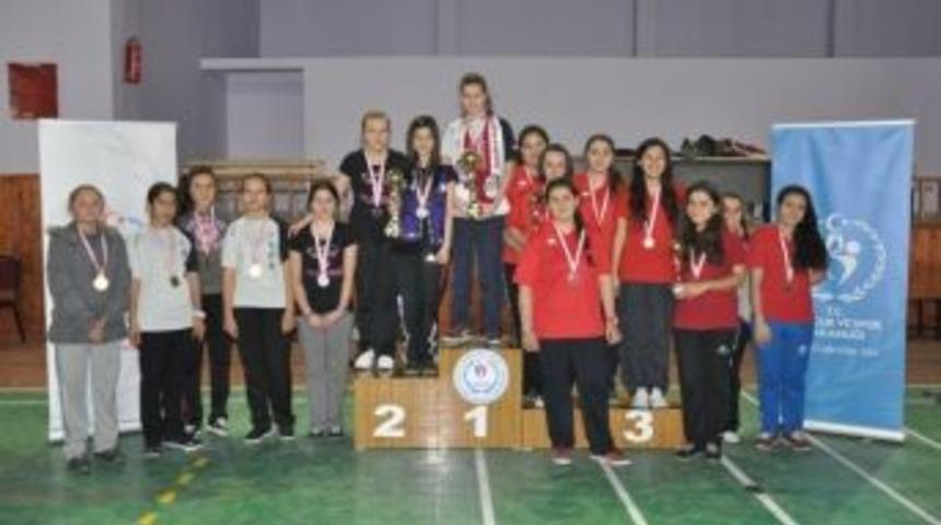 Düzce’de Masa Tenisi Müsabakaları Nefes Kesti