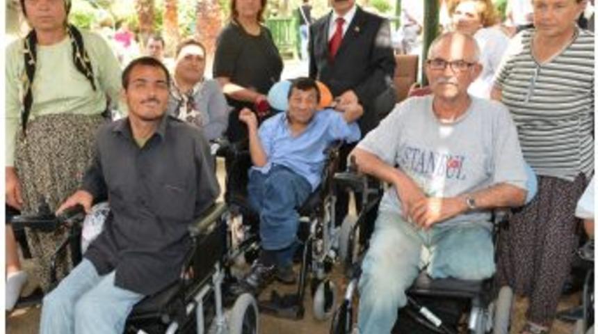 Adana&rsquo;da Bu Yıl Ihtiya&ccedil; Sahiplerine 326 Milyon 522 Bin TL Yardım Yapıldı