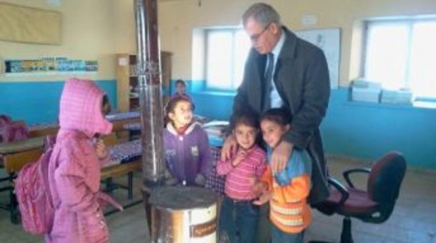 Kars Milli Eğitim M&uuml;d&uuml;r&uuml; Okulları Ziyaret Ediyor