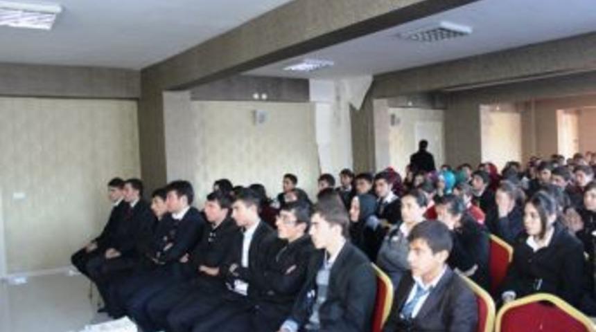 Meslek Tanıtım G&uuml;nleri'nde Kaymakam, Mesleğini Anlattı