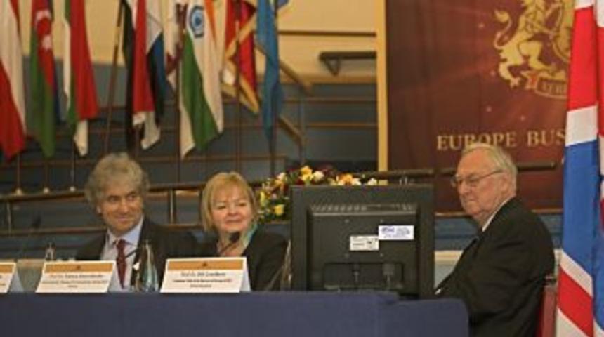 Kafkasya &Uuml;niversiteler Birliği Oxford'da 'onur Konuğu' Oldu