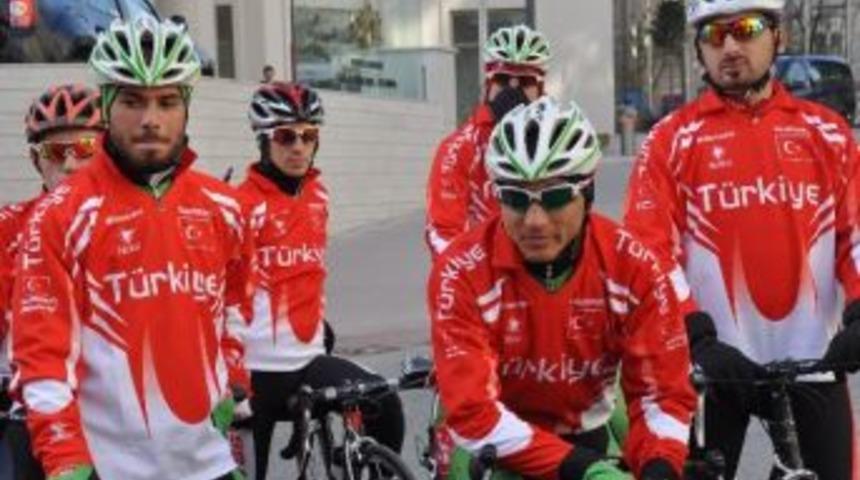 Bisiklet&ccedil;iler Sarıkamış Şehitleri İ&ccedil;in Pedal &Ccedil;evirecek